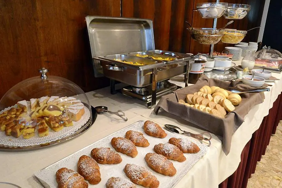 Hotel Dolci Colli Peschiera del Garda 3*,
