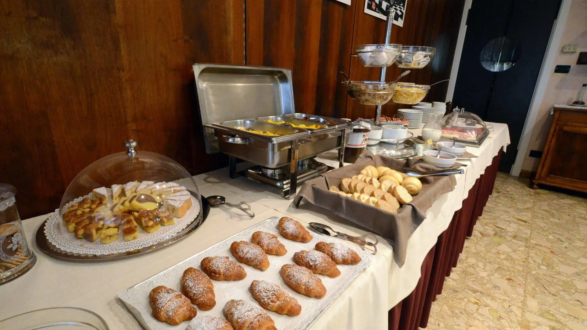Hotel Dolci Colli Peschiera del Garda 3*,  Italy